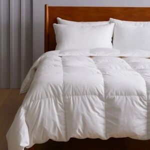 Quince Luxurious White Comforter All Season #4179